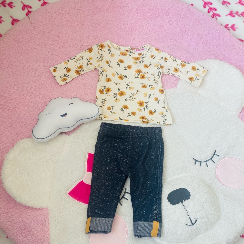 Charming Floral Ensemble: Pre-Owned Little Lass Baby Girl Outfit (0-3 Months)